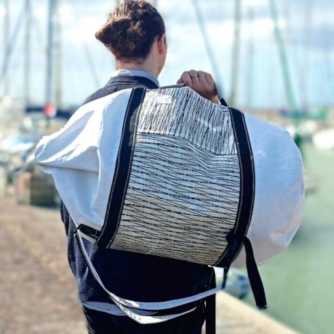 Produkte - Modell - Marines Bucket Bag - le malins - No34 le malins marines bucket bag recyceltes segel 2