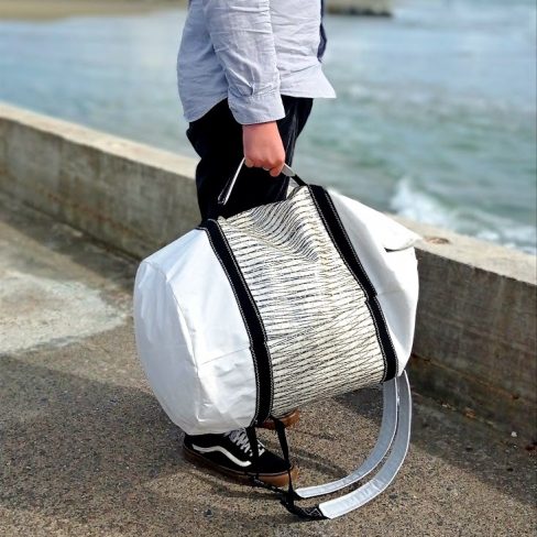 Produkte - Modell - Marines Bucket Bag - le malins - No34 le malins marines bucket bag recyceltes segel 4